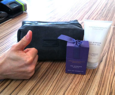 Aromatherapy Associates De-stress wash bag